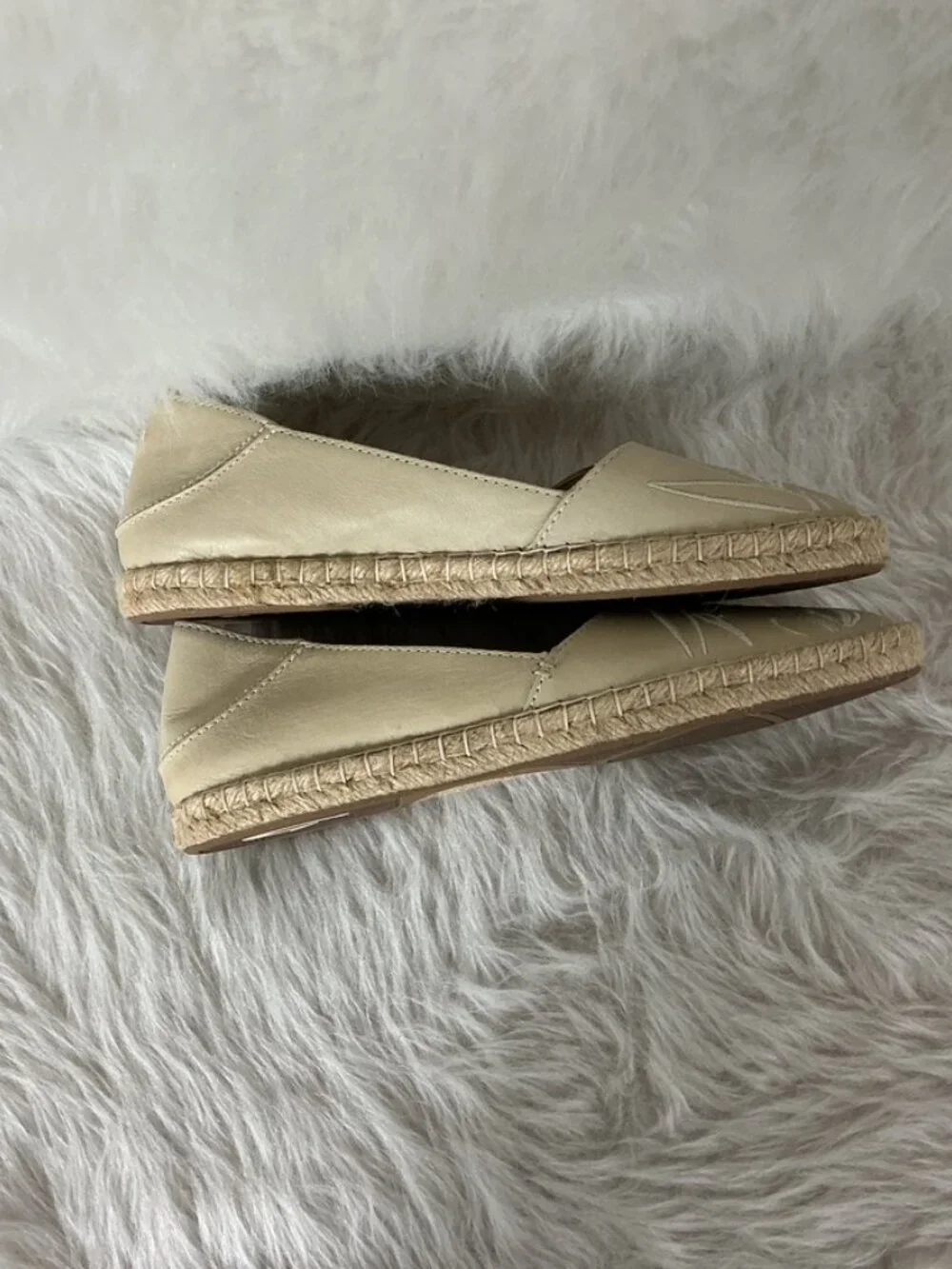 Olukai Cream Kaula Pa’a ILI Embroidered Leather Espadrilles Aloha Flats 7.5